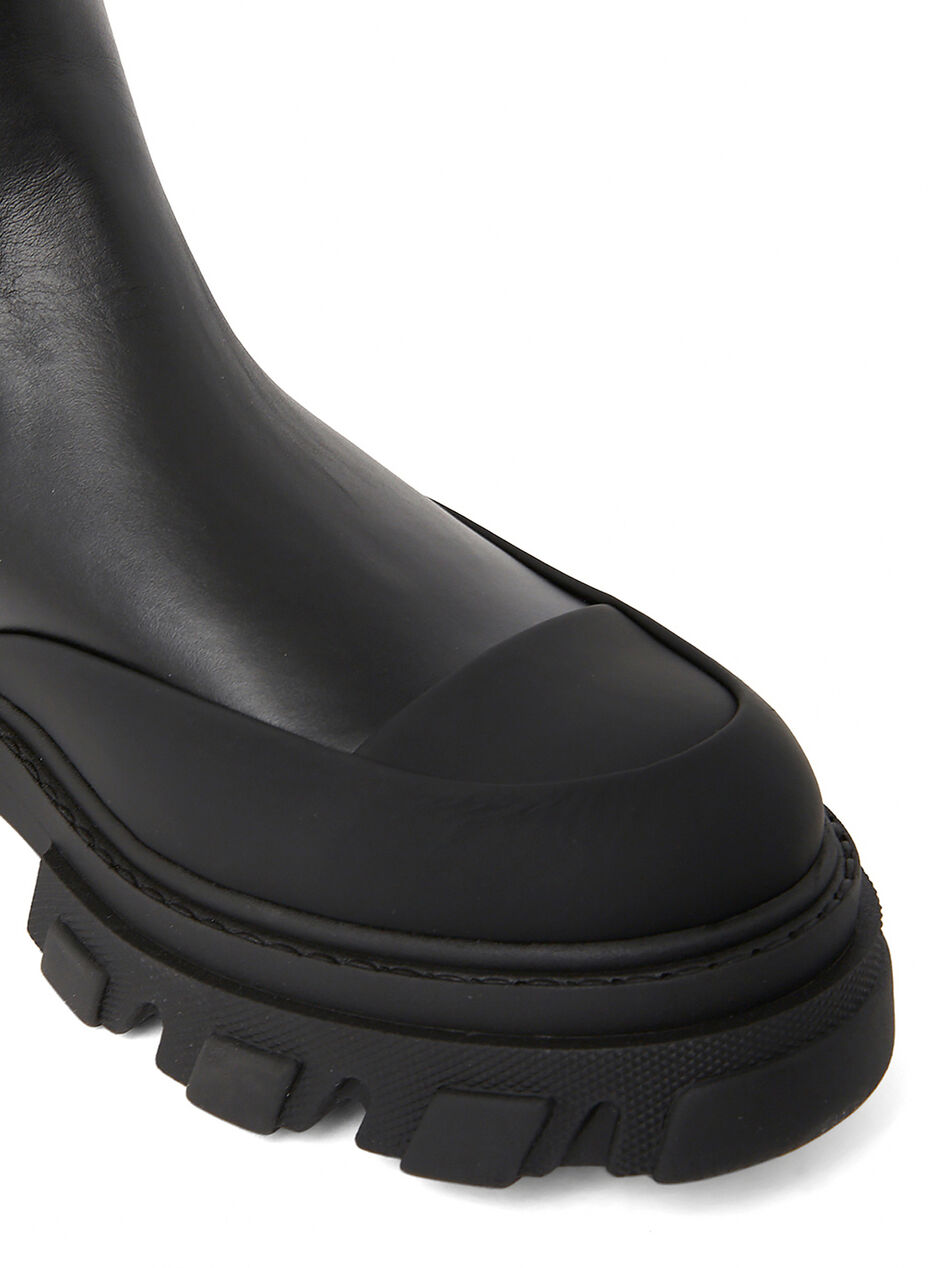 Chunky Chelsea Boots