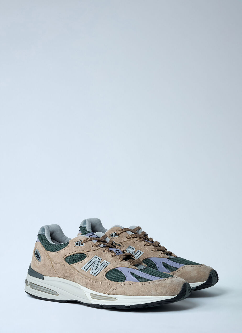 991v2 Sneakers