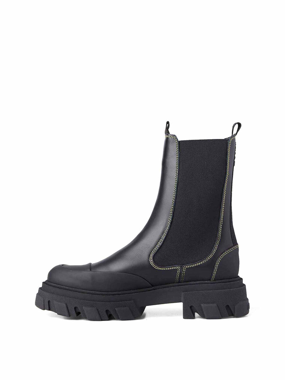 Chelsea Boots in Black Leather