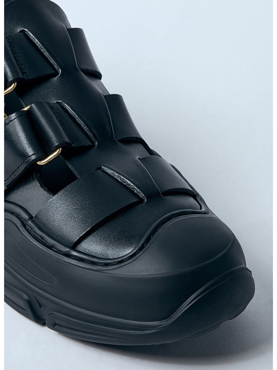 Catch Stomper Sneakers