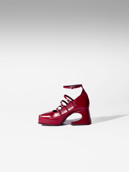 RUSSIAN RED MARY NANCY