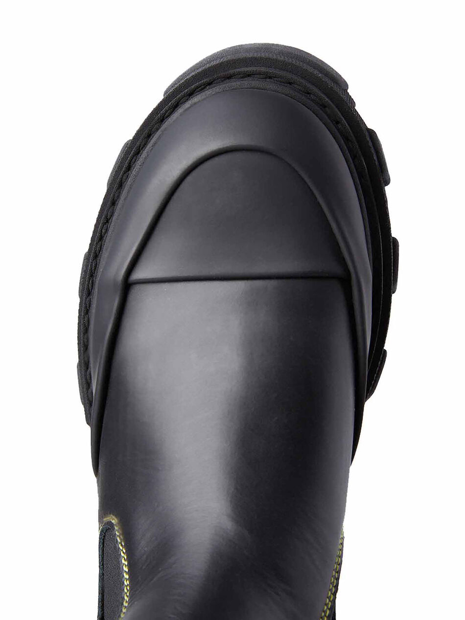 Chelsea Boots in Black Leather