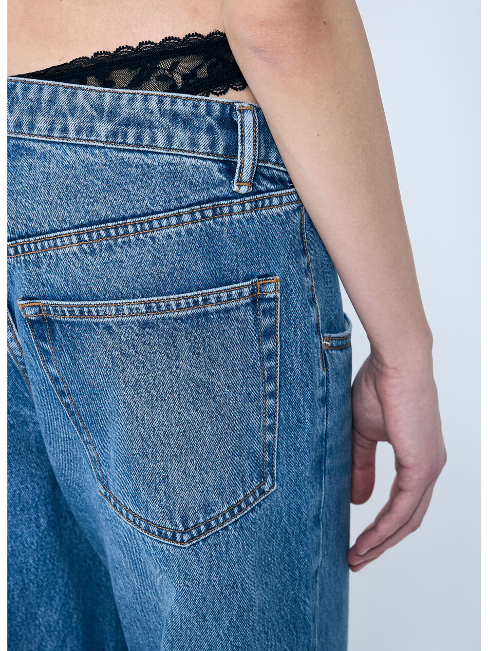 Dip-Side Jeans With Exposed Lace Underwear