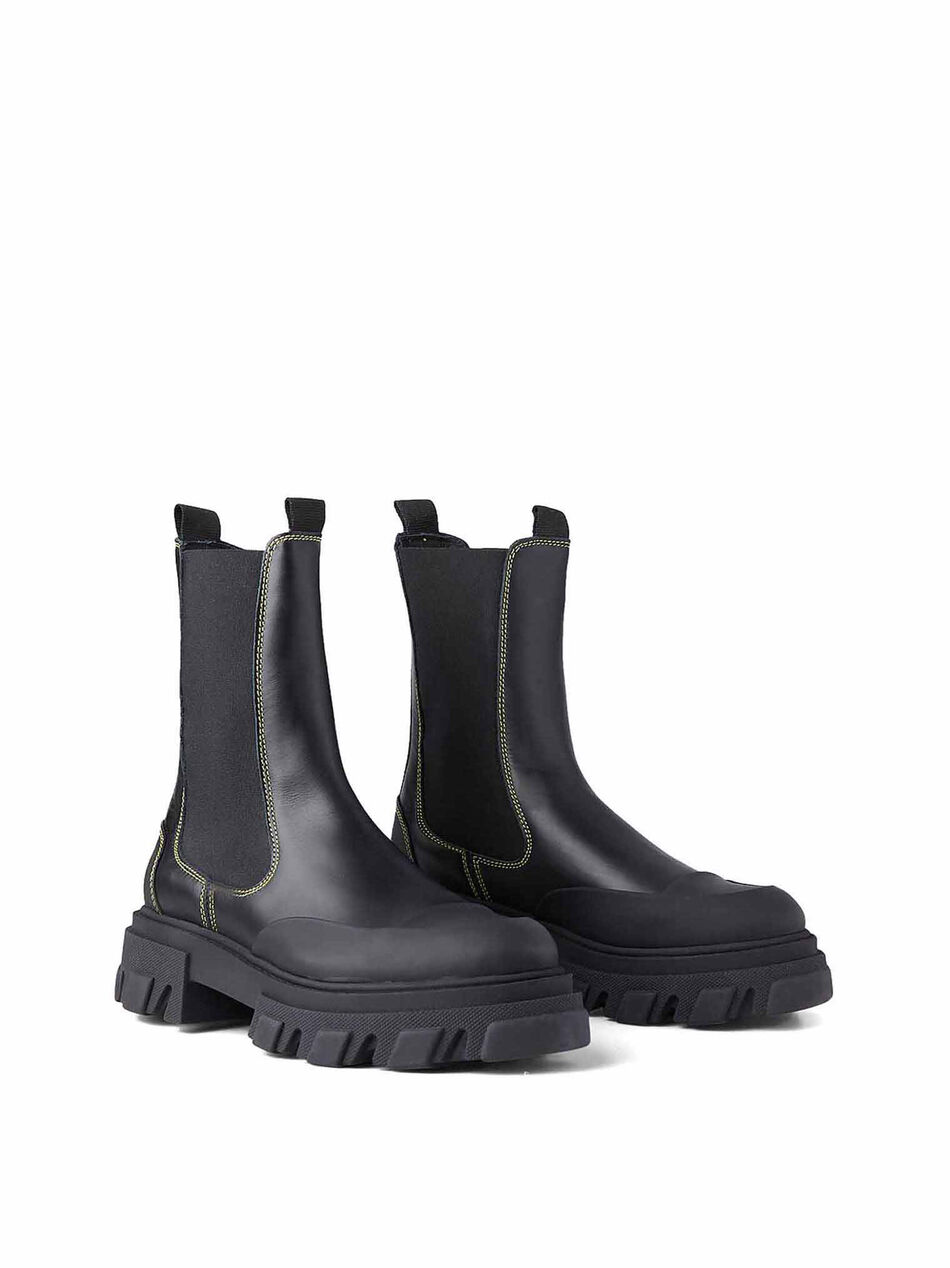 Chelsea Boots in Black Leather