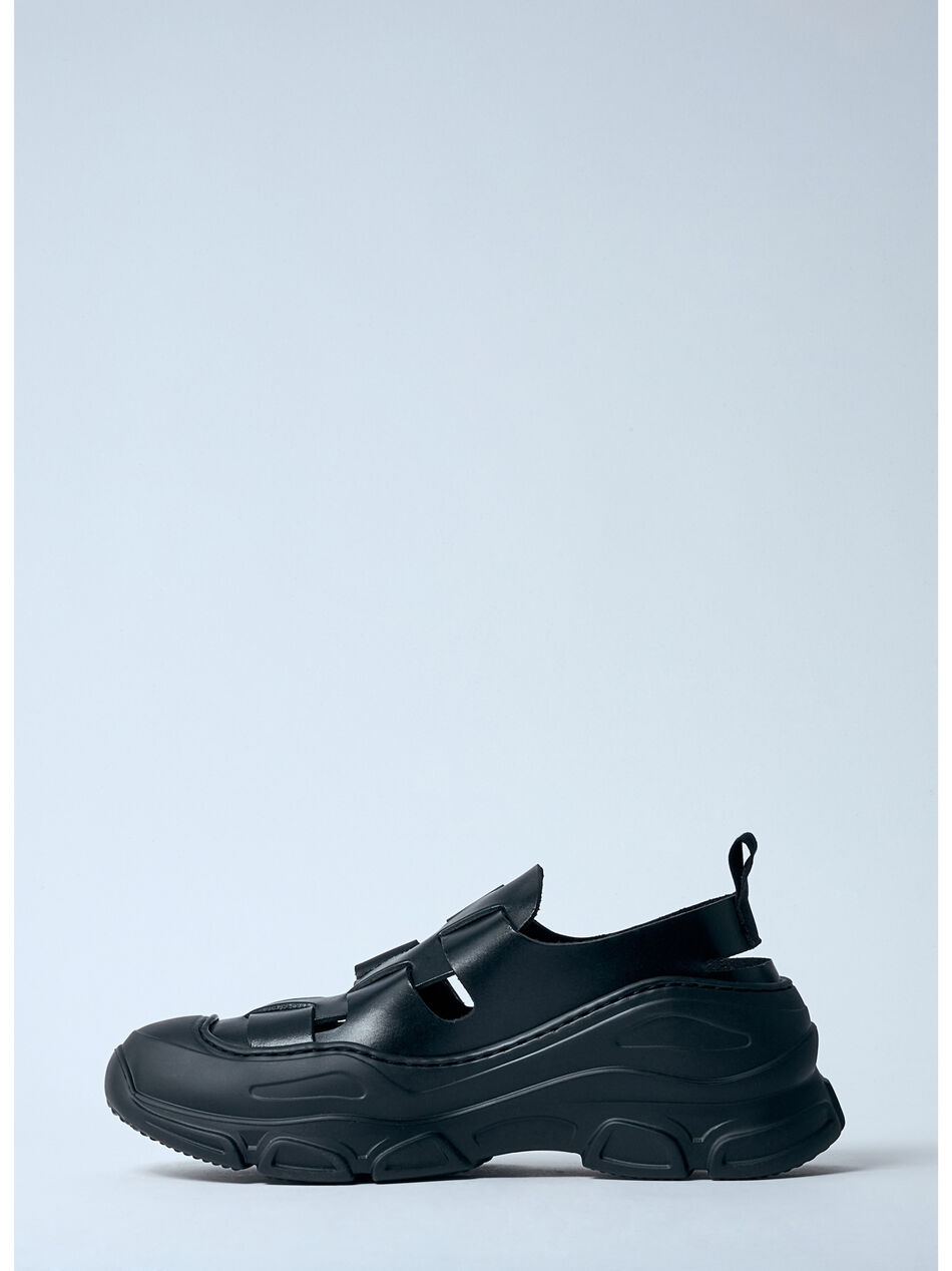 Catch Stomper Sneakers