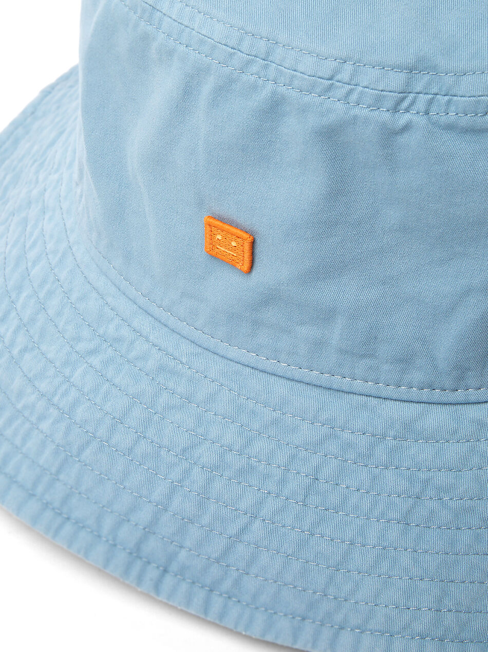 Face Patch Bucket Hat in Blue