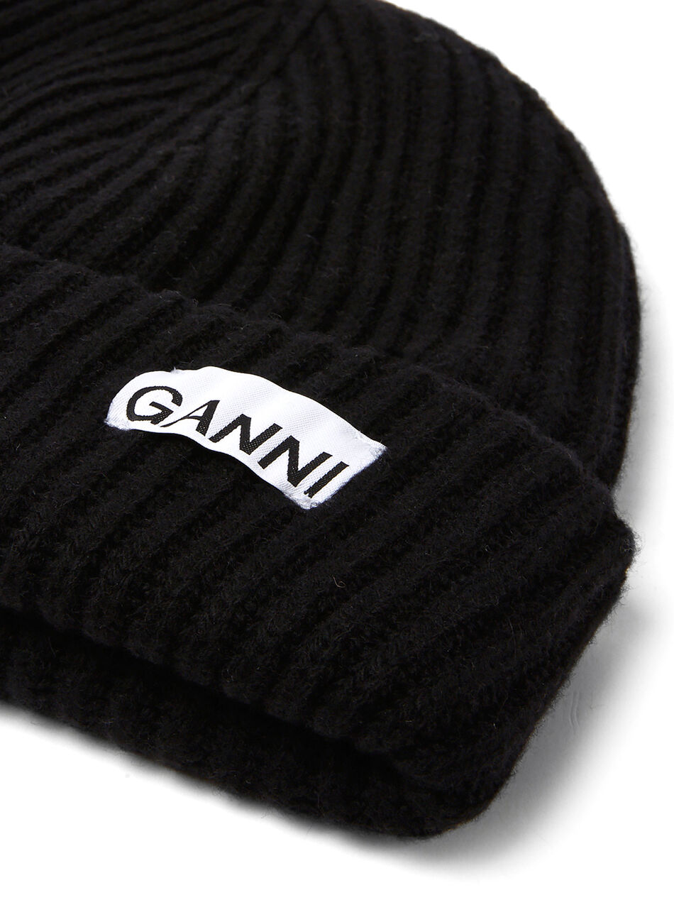 Logo Patch Ribbed Beanie Hat in Black