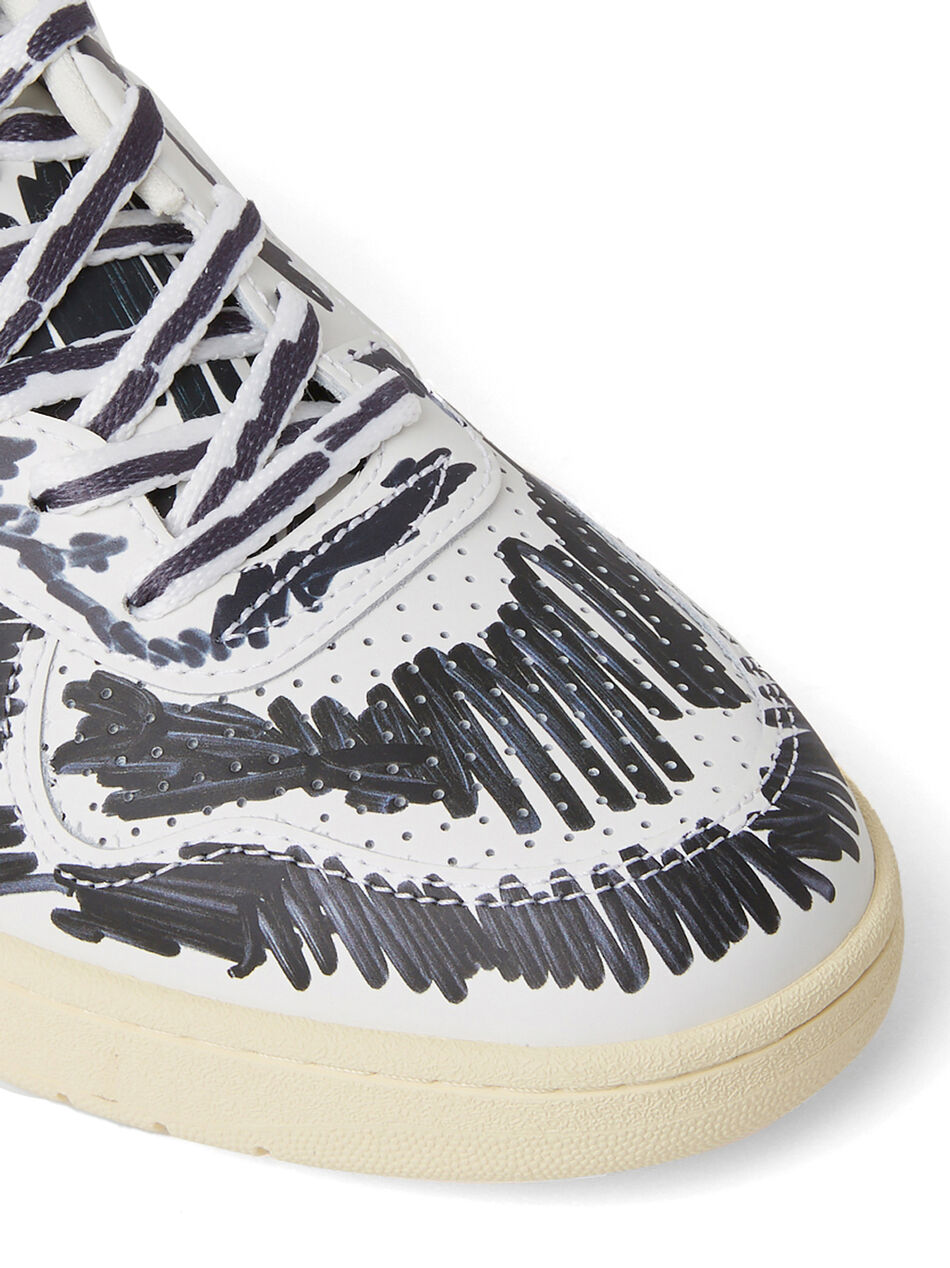 V10 Low Top Sneakers in Black