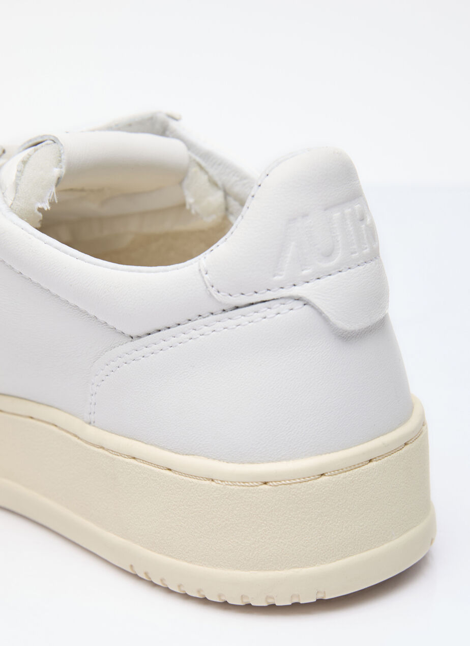 Medalist Low Top Sneakers