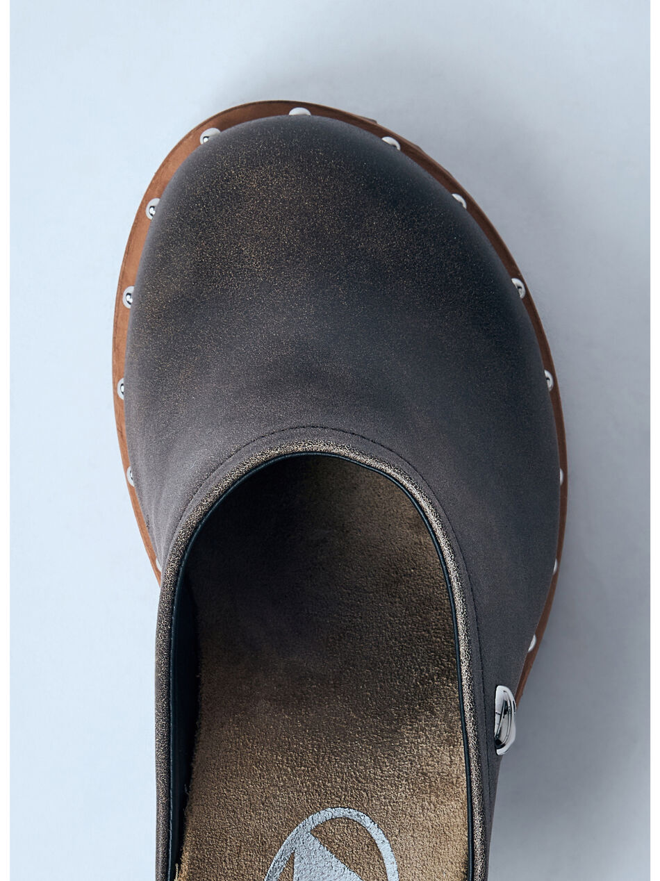 D-Woodstock MI Clog Heels